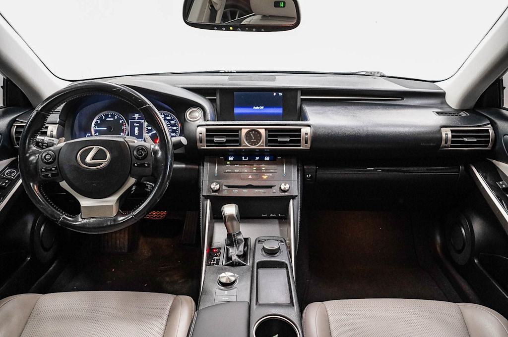 Thumbnail: 2015 Lexus IS - 2