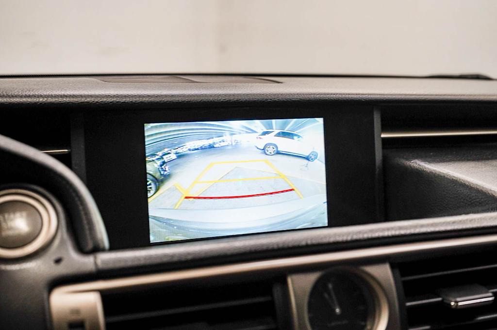 Thumbnail: 2015 Lexus IS - 28