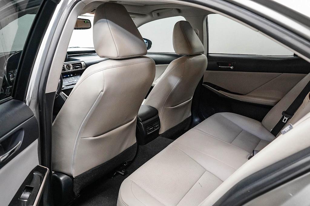 Thumbnail: 2015 Lexus IS - 11