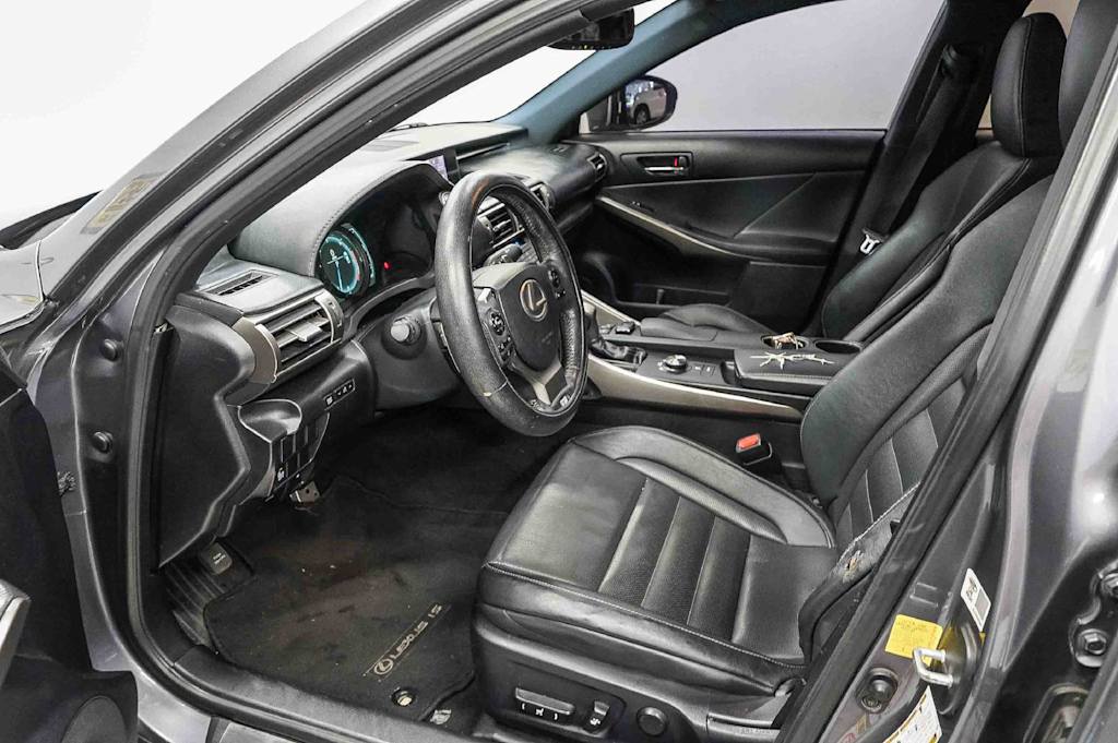 Thumbnail: 2015 Lexus IS - 11