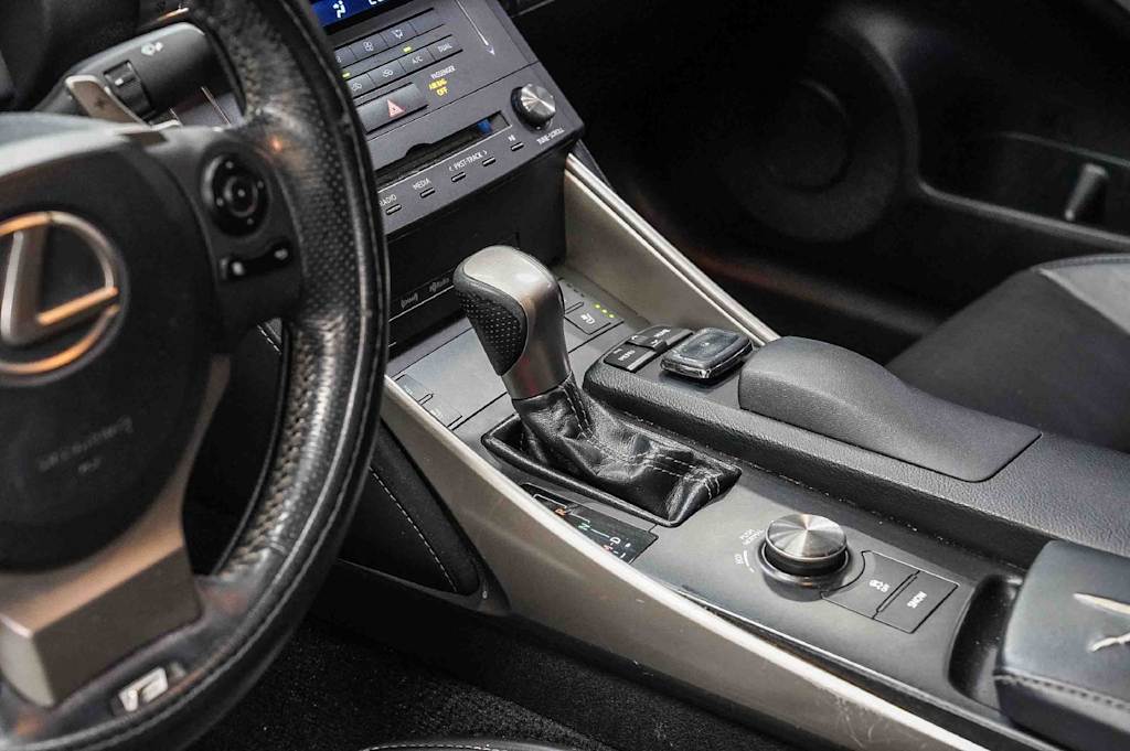 Thumbnail: 2015 Lexus IS - 15
