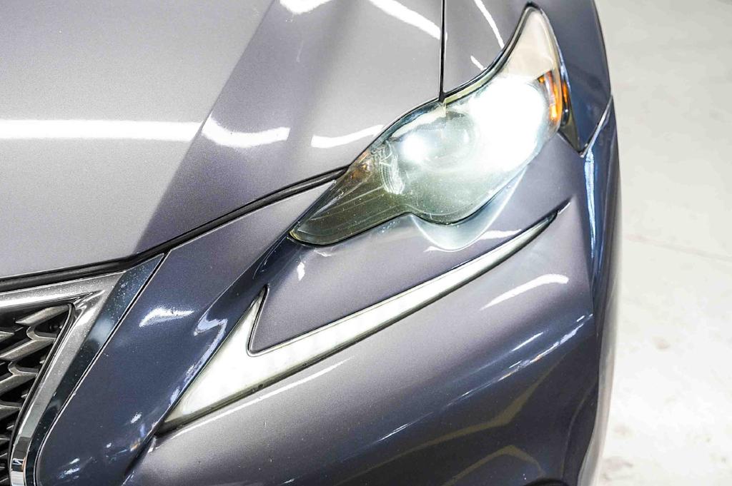 Thumbnail: 2015 Lexus IS - 20