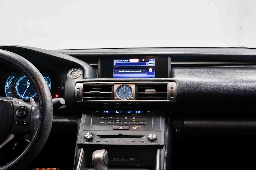Thumbnail: 2015 Lexus IS - 14