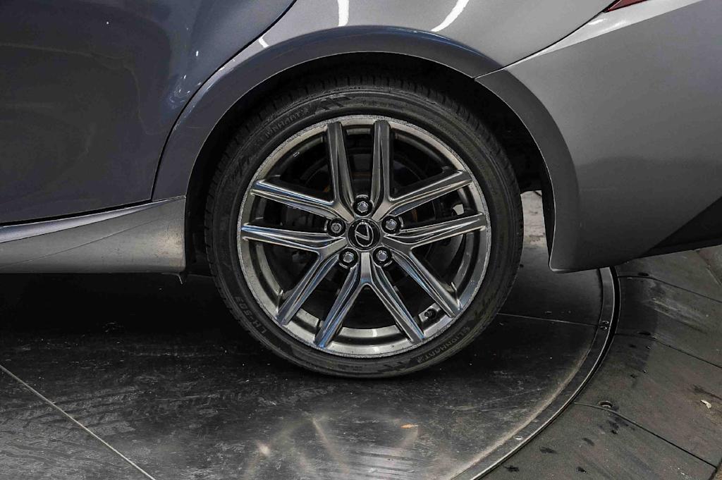 Thumbnail: 2015 Lexus IS - 21