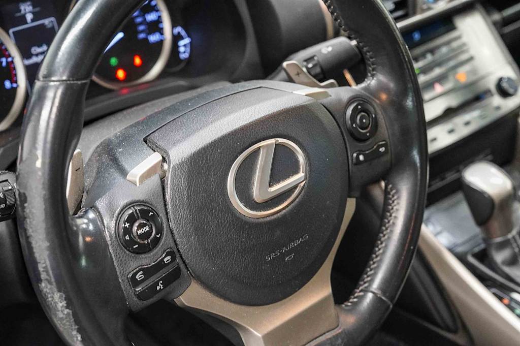 Thumbnail: 2014 Lexus IS - 14