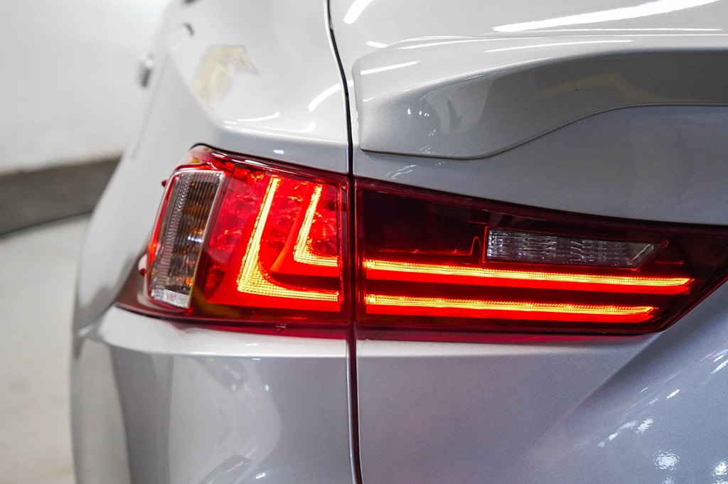 Thumbnail: 2015 Lexus IS - 23