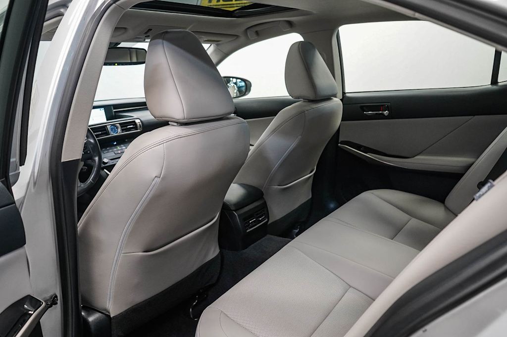 Thumbnail: 2015 Lexus IS - 11