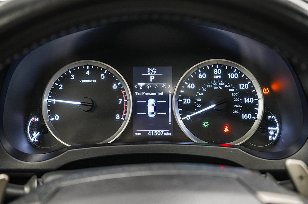 Thumbnail: 2015 Lexus IS - 16