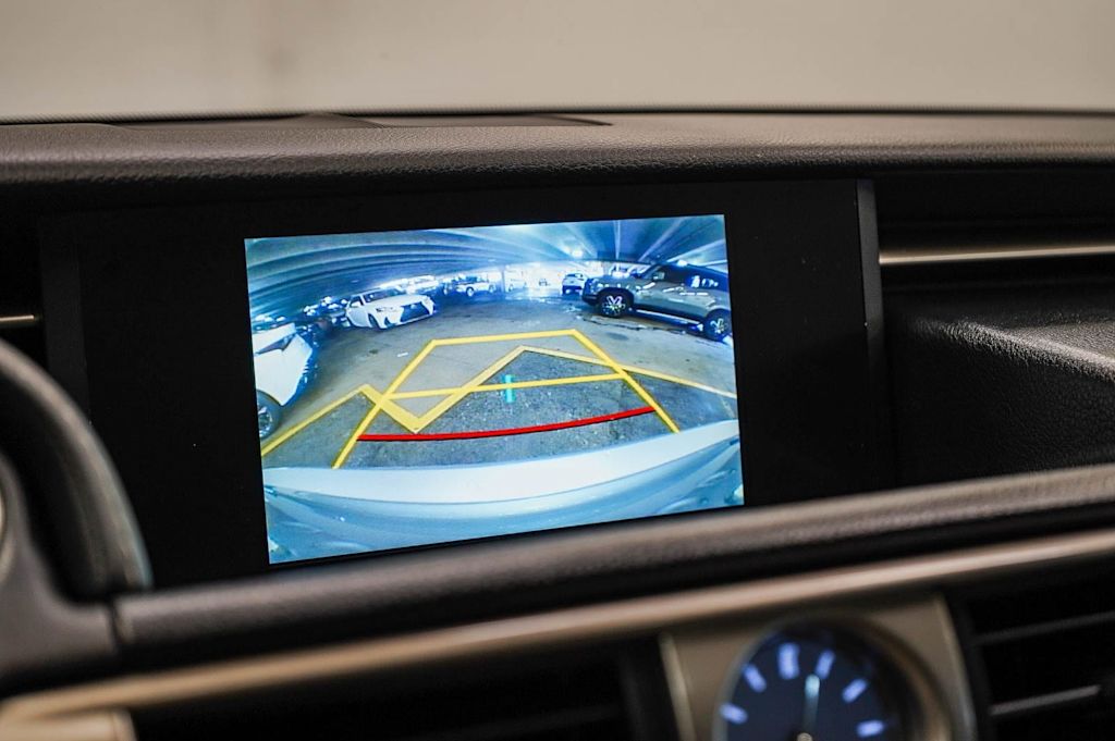 Thumbnail: 2015 Lexus IS - 28