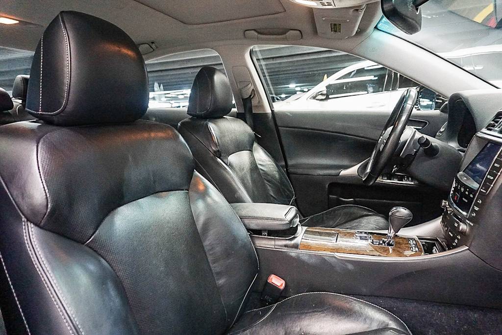 Thumbnail: 2011 Lexus IS - 8