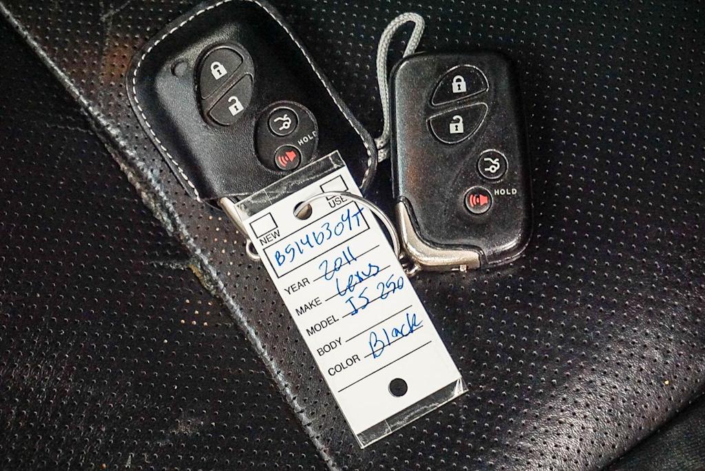 Thumbnail: 2011 Lexus IS - 16