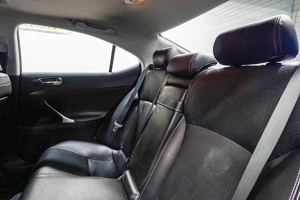 Thumbnail: 2011 Lexus IS - 10