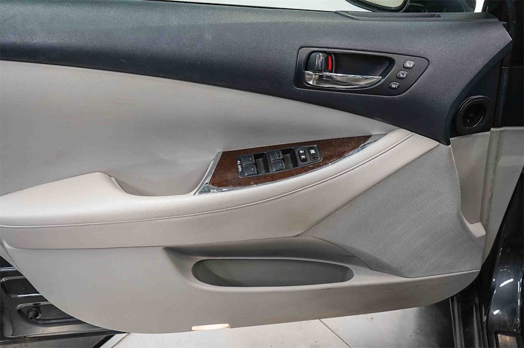 Thumbnail: 2010 Lexus ES - 27