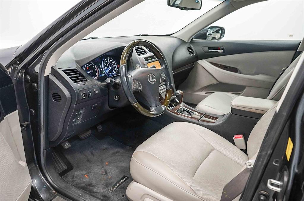 Thumbnail: 2010 Lexus ES - 14
