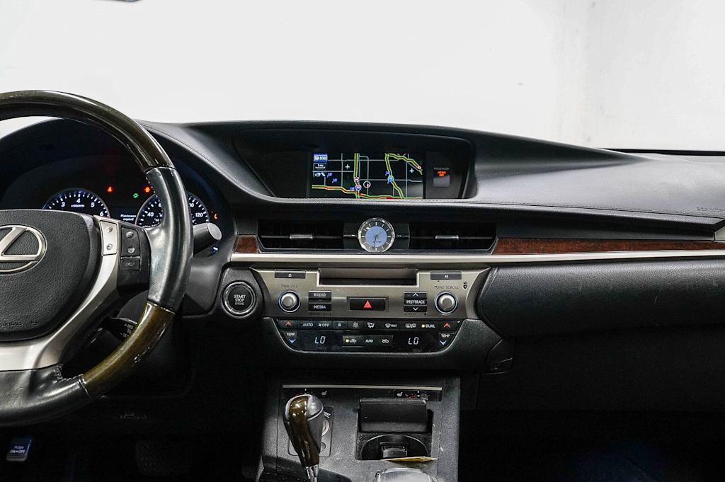 Thumbnail: 2013 Lexus ES - 9