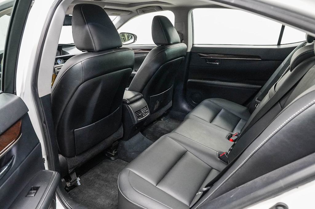 Thumbnail: 2013 Lexus ES - 12