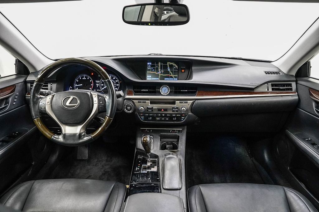 Thumbnail: 2013 Lexus ES - 2