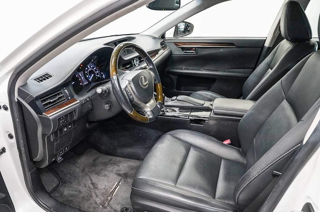 Thumbnail: 2013 Lexus ES - 11