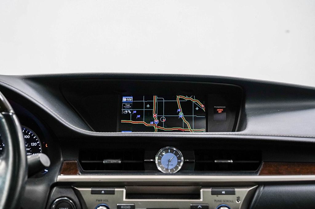 Thumbnail: 2013 Lexus ES - 24