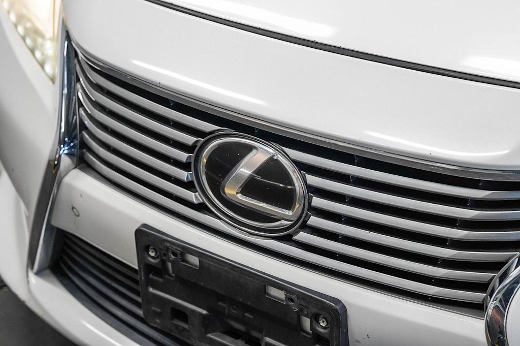 Thumbnail: 2013 Lexus ES - 6