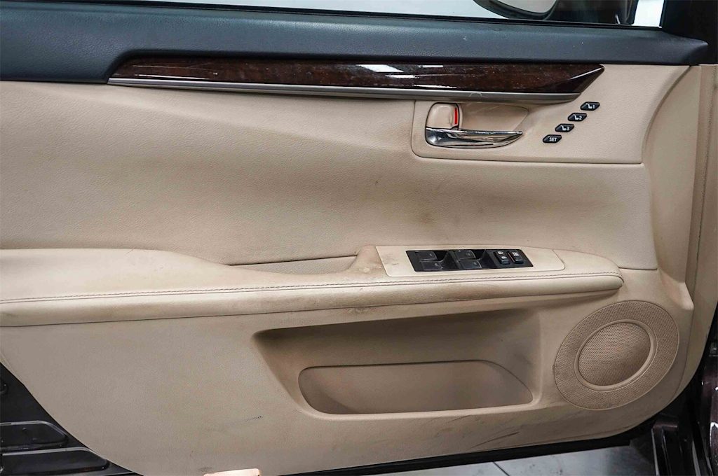 Thumbnail: 2014 Lexus ES - 26