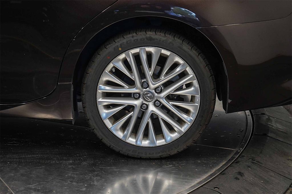 Thumbnail: 2014 Lexus ES - 21