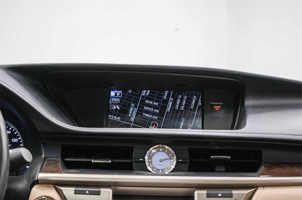 Thumbnail: 2014 Lexus ES - 14