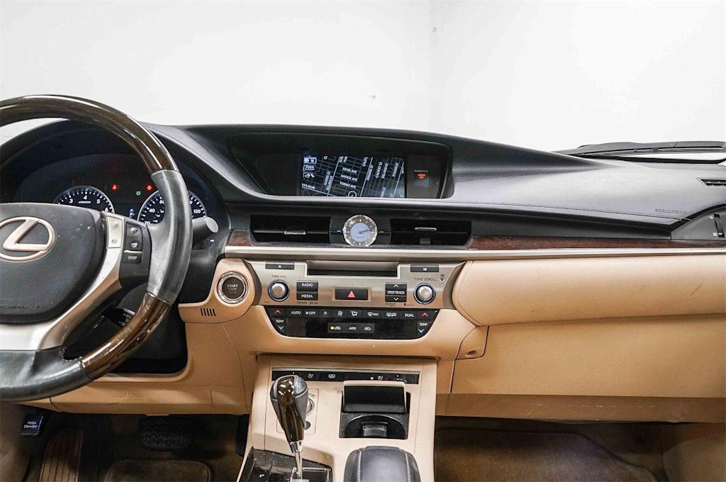 Thumbnail: 2014 Lexus ES - 9