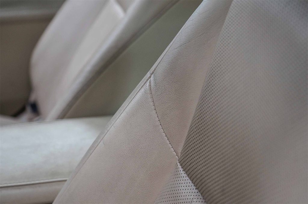 Thumbnail: 2014 Lexus ES - 24