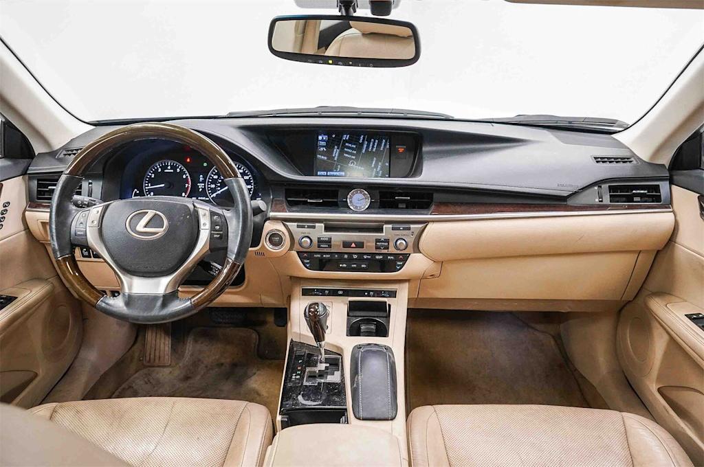 Thumbnail: 2014 Lexus ES - 2