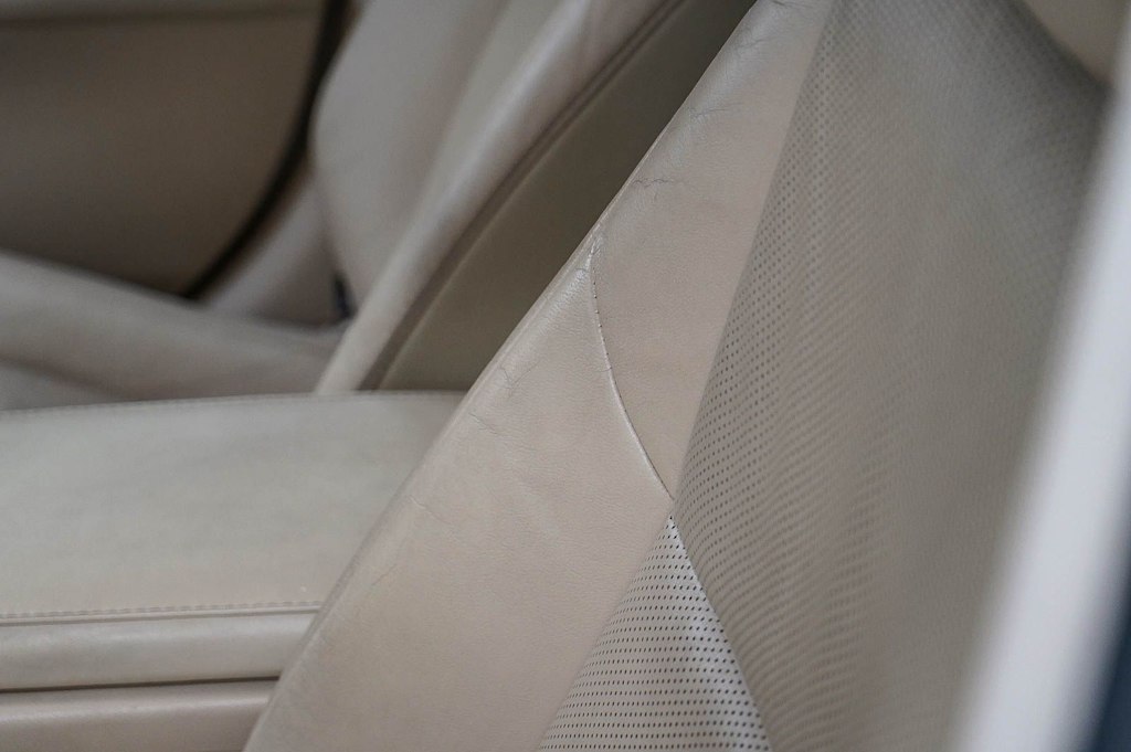 Thumbnail: 2013 Lexus ES - 10