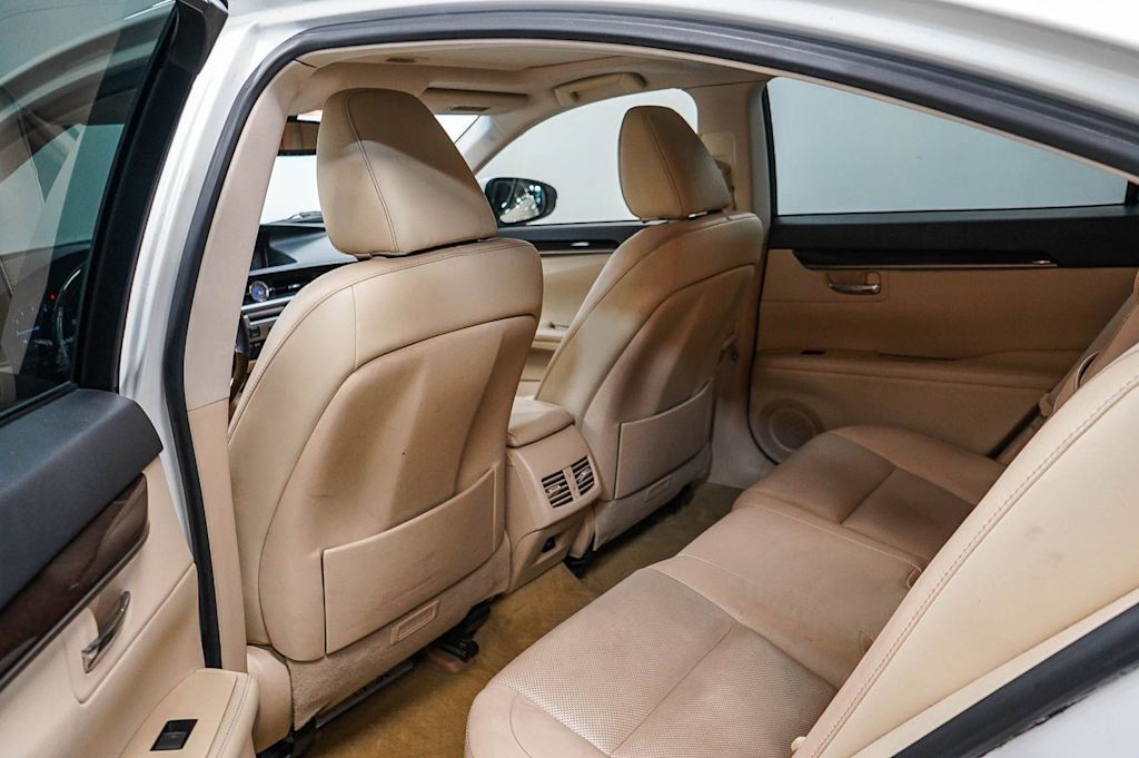 Thumbnail: 2013 Lexus ES - 11