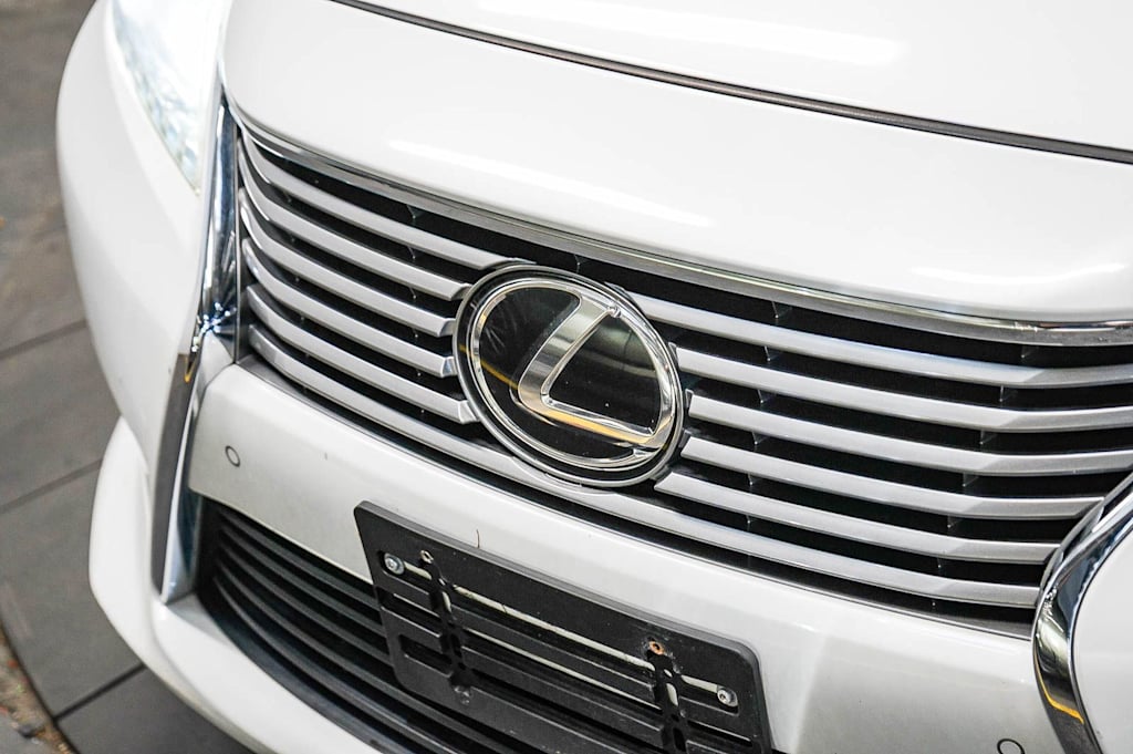 Thumbnail: 2013 Lexus ES - 5