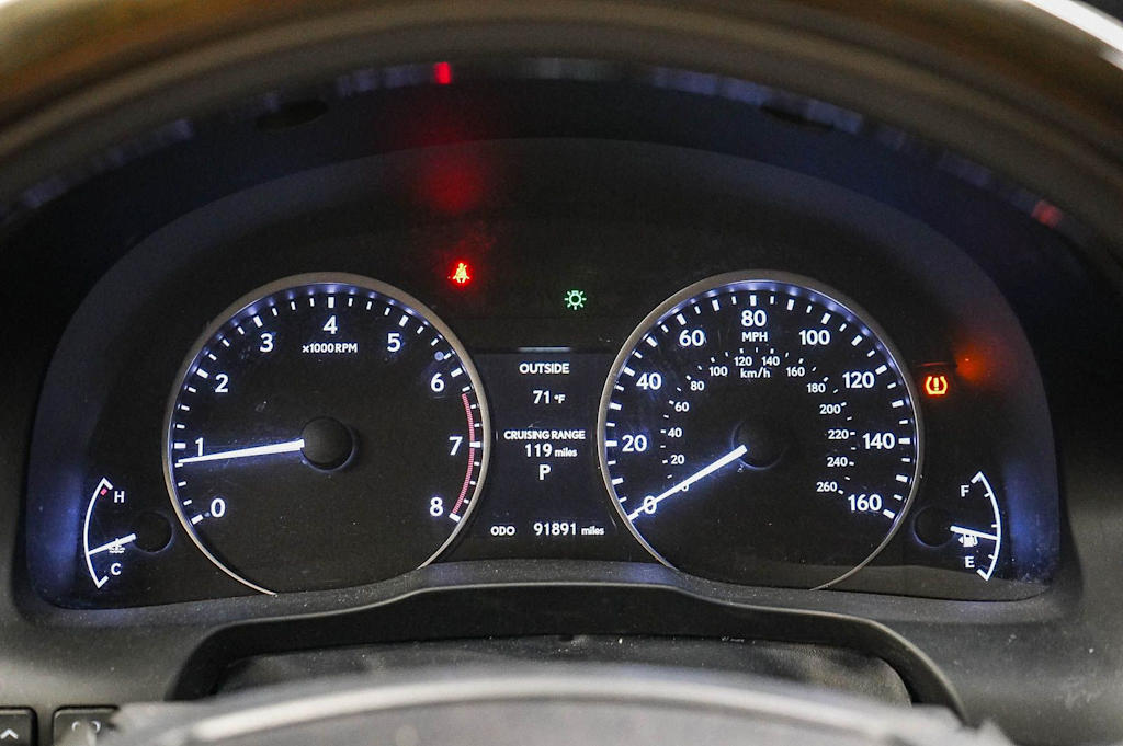 Thumbnail: 2013 Lexus ES - 16