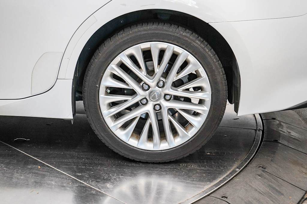 Thumbnail: 2013 Lexus ES - 22