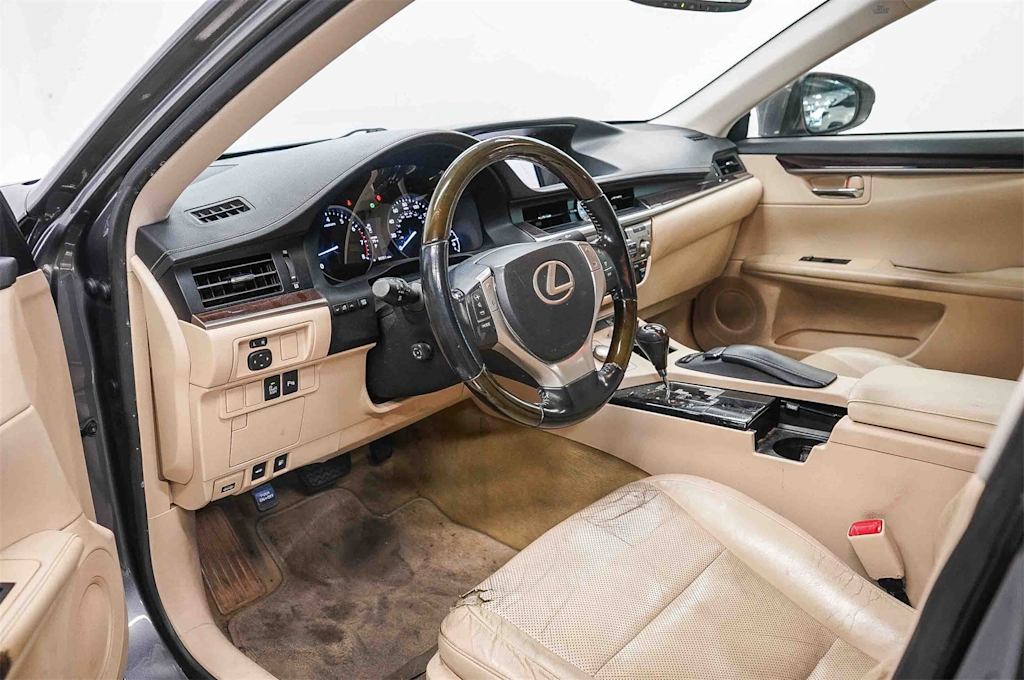 Thumbnail: 2013 Lexus ES - 14