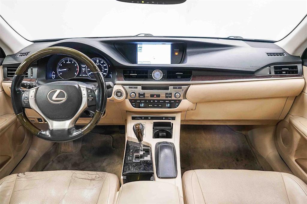 Thumbnail: 2013 Lexus ES - 2
