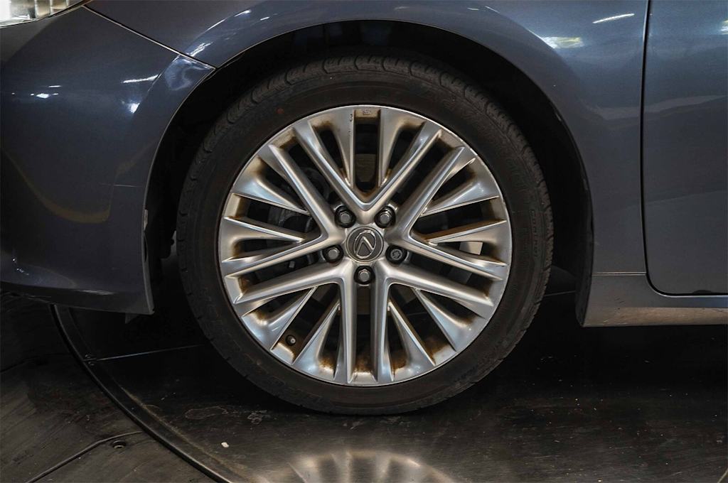 Thumbnail: 2013 Lexus ES - 7