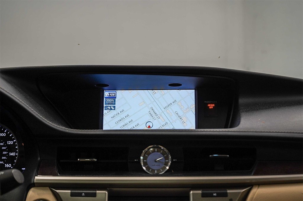 Thumbnail: 2013 Lexus ES - 15