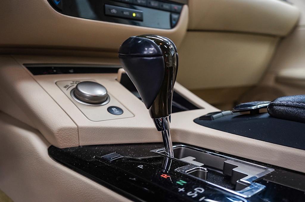 Thumbnail: 2013 Lexus ES - 23