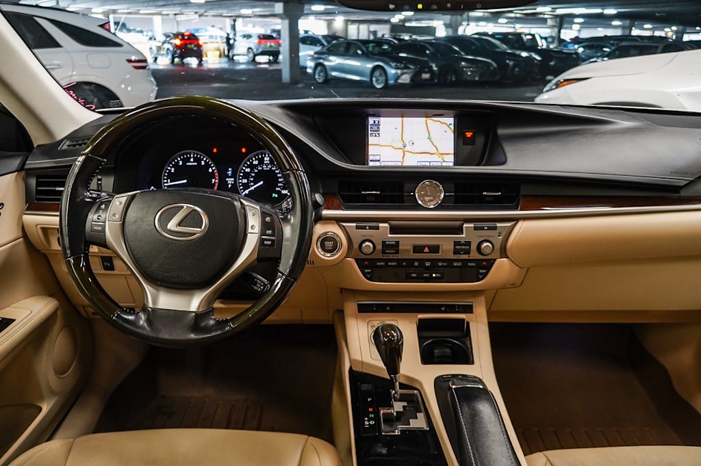 Thumbnail: 2013 Lexus ES - 2