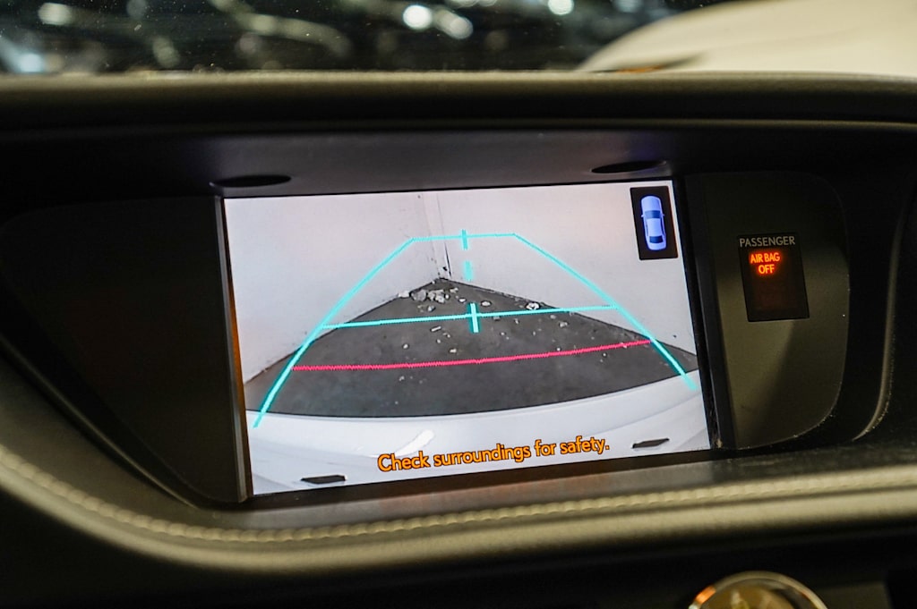Thumbnail: 2013 Lexus ES - 24