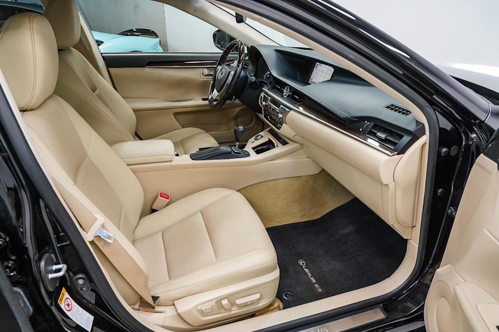 Thumbnail: 2015 Lexus ES - 9