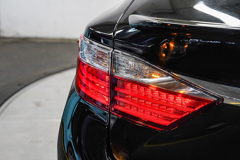 Thumbnail: 2015 Lexus ES - 23