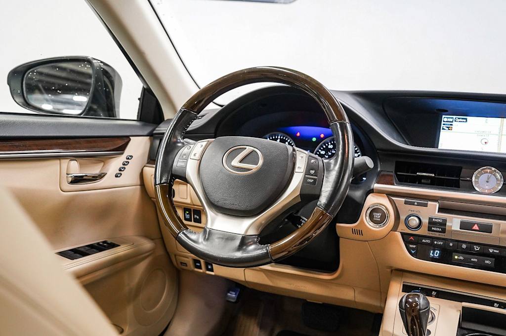 Thumbnail: 2015 Lexus ES - 12