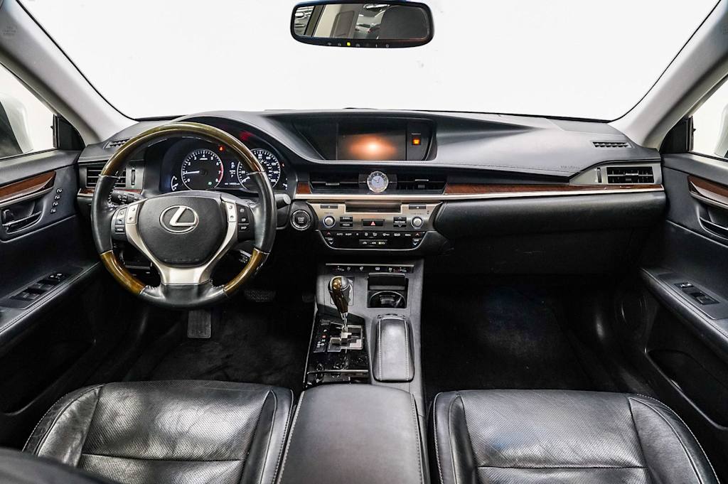 Thumbnail: 2013 Lexus ES - 2