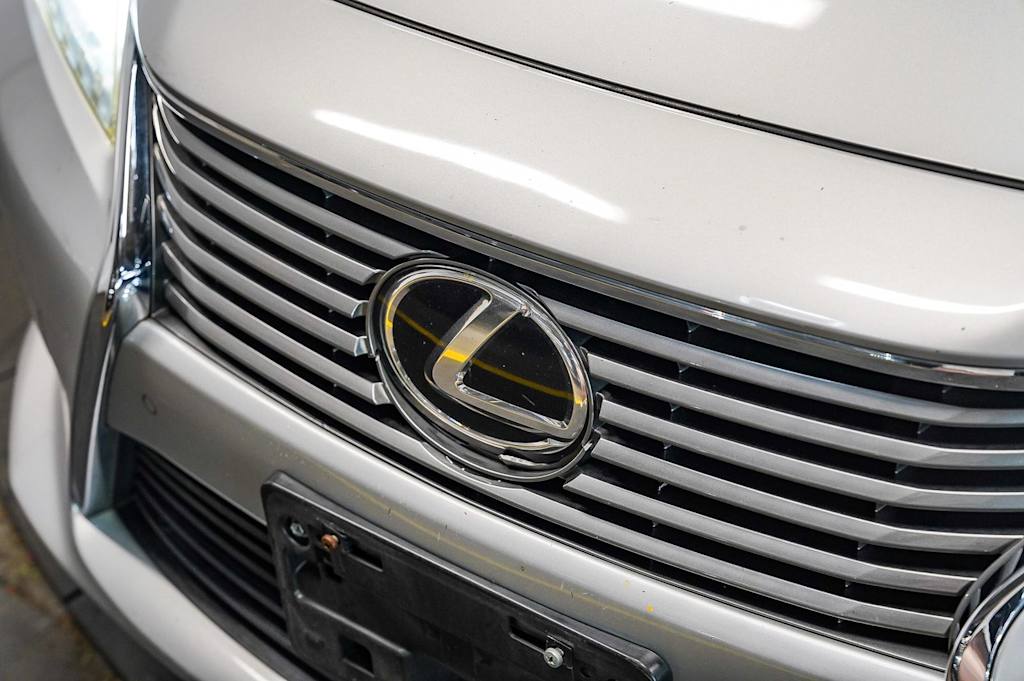 Thumbnail: 2013 Lexus ES - 6