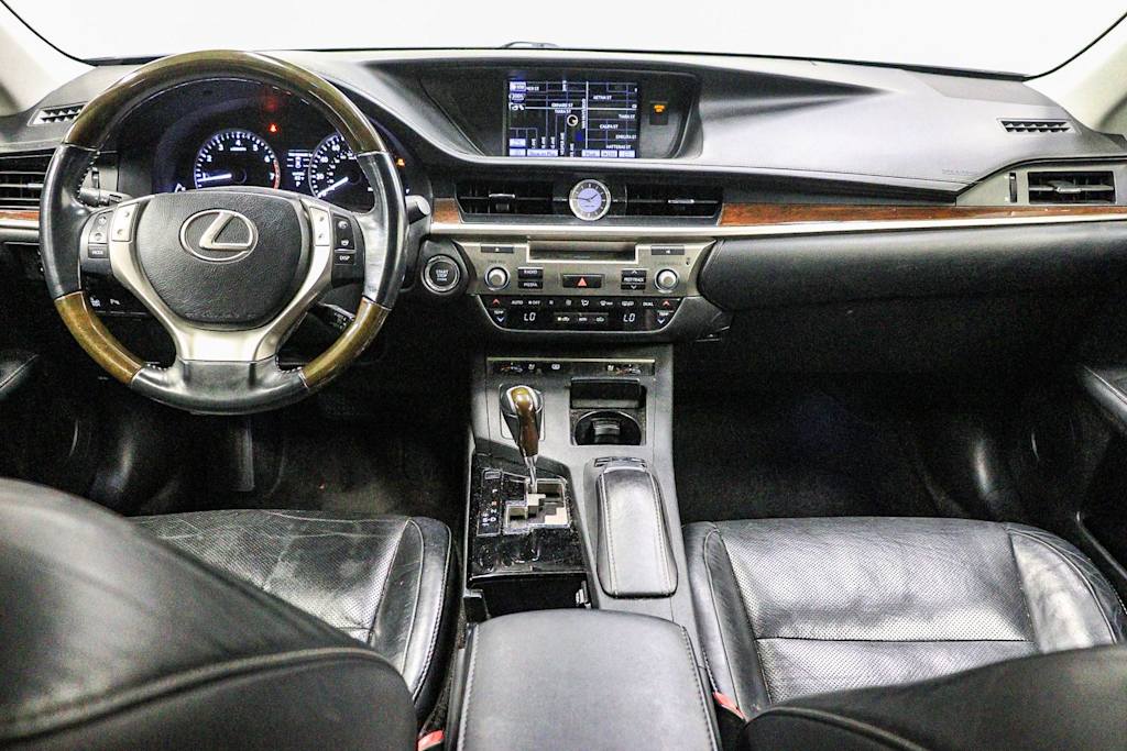 Thumbnail: 2014 Lexus ES - 2