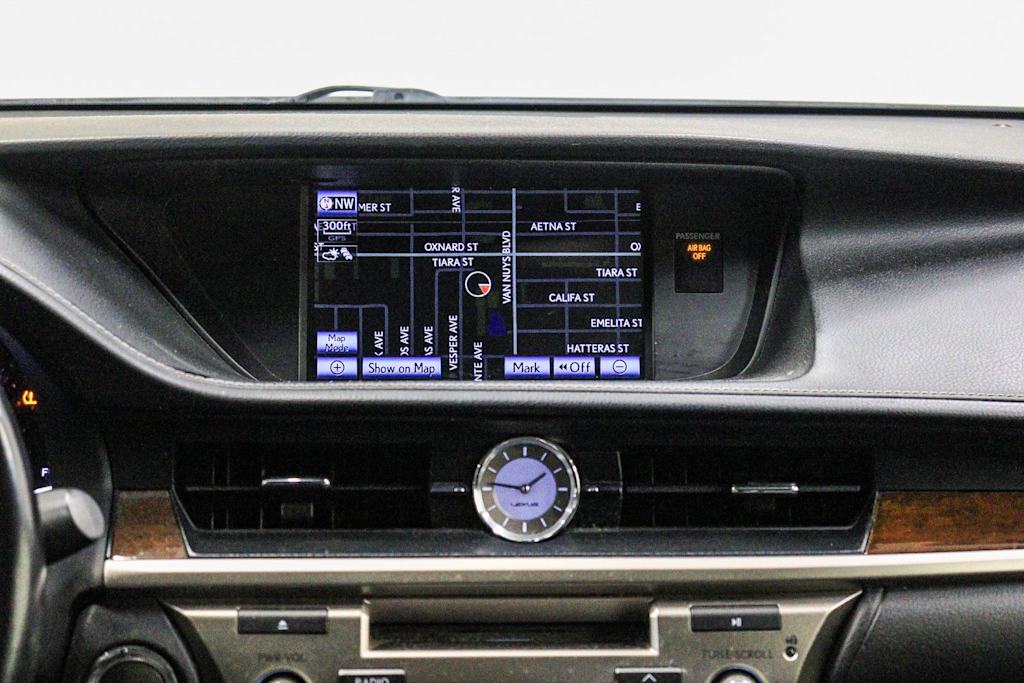 Thumbnail: 2014 Lexus ES - 24