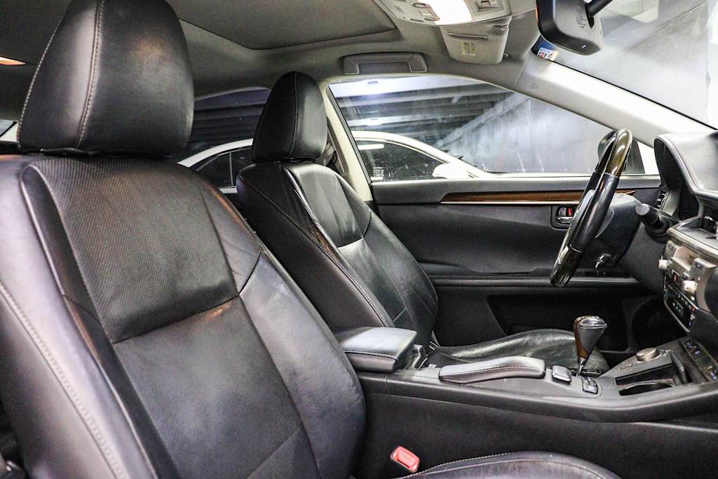 Thumbnail: 2014 Lexus ES - 10